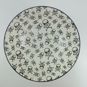 Mug Shotz Stoneware Skull & Crossbones Footed Serving Bowl - B
